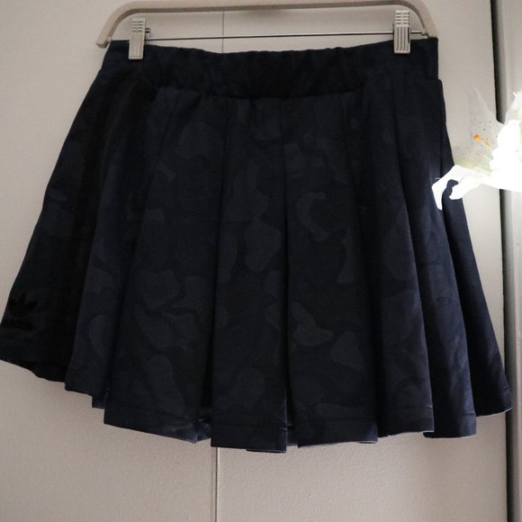 adidas skirt - Picture 2 of 7